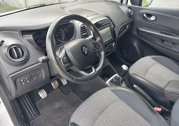 Renault Captur cena 47900 przebieg: 77000, rok produkcji 2018 z Poznań małe 137